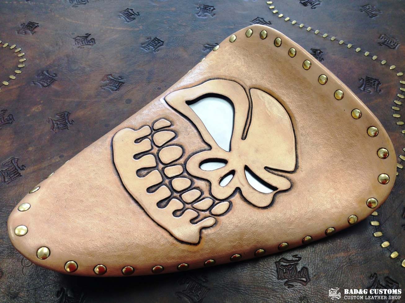 Flypaper Customs "Skull" Custom Bagger Seat | Harley-Davidson