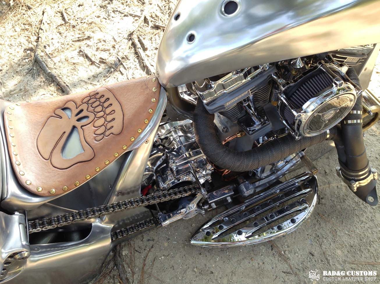 Flypaper Customs "Skull" Custom Bagger Seat | Harley-Davidson